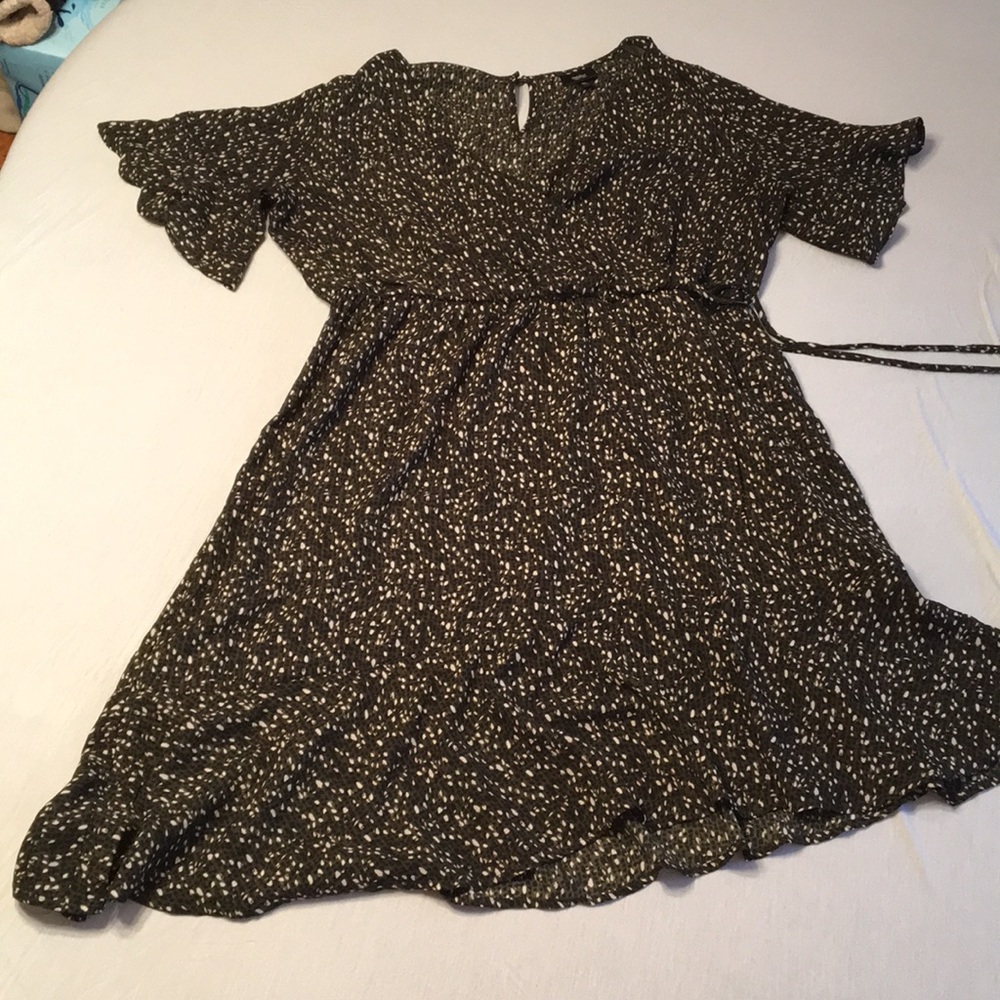 Green/black dress